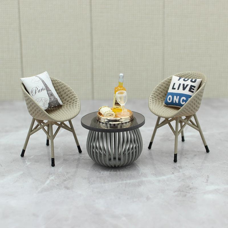 1Pc Puppenhaus Zubehör Dekoration Spielzeug Puppenhaus Miniatur Simulation Balkon Rattan Stühle Tische und Stühle Möbel Modell