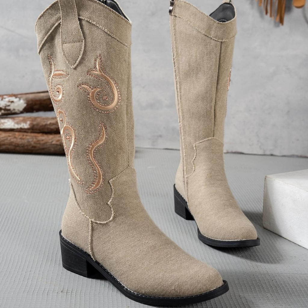 Fashion 2025 Autumn Hot Seller New Large Size Western Cowboy Boots Women Wear Fashion Embroidery Casual Women Shoes Platform Shoes