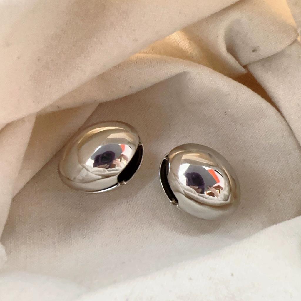 Metall Glatt Dreidimensional Einfach Große Ohrringe, Damen Designgefühl, Fortgeschrittene Übertreibung, Einzigartige Stecker