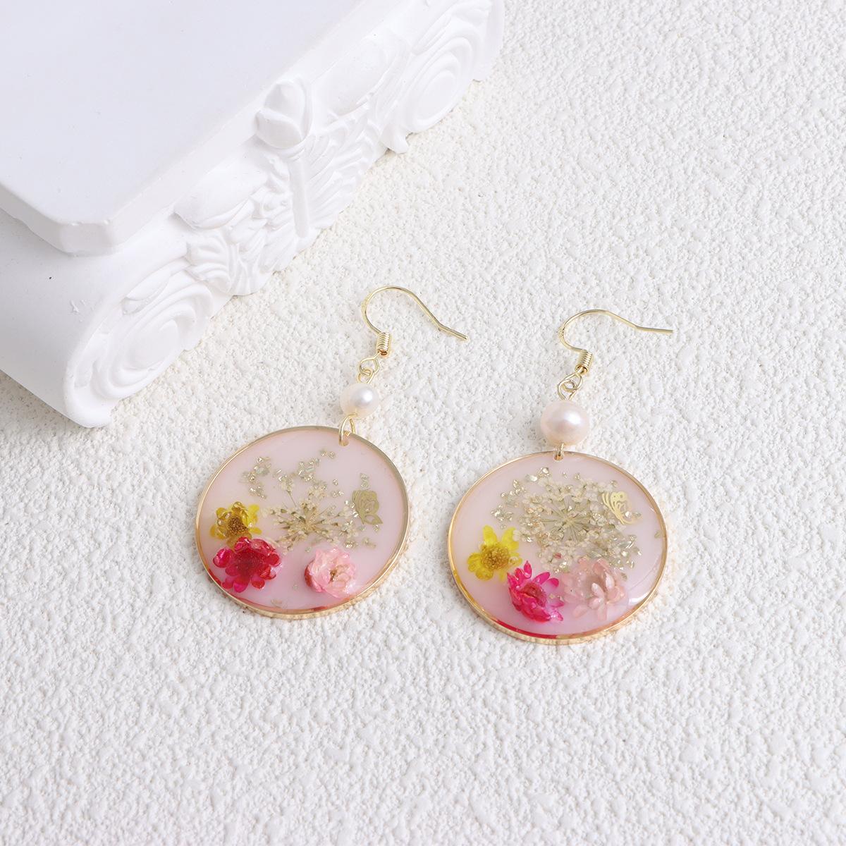 

Light luxury natural dried flower earrings in fresh real flower gold foil earrings rose freshwater pearl real flower earrings