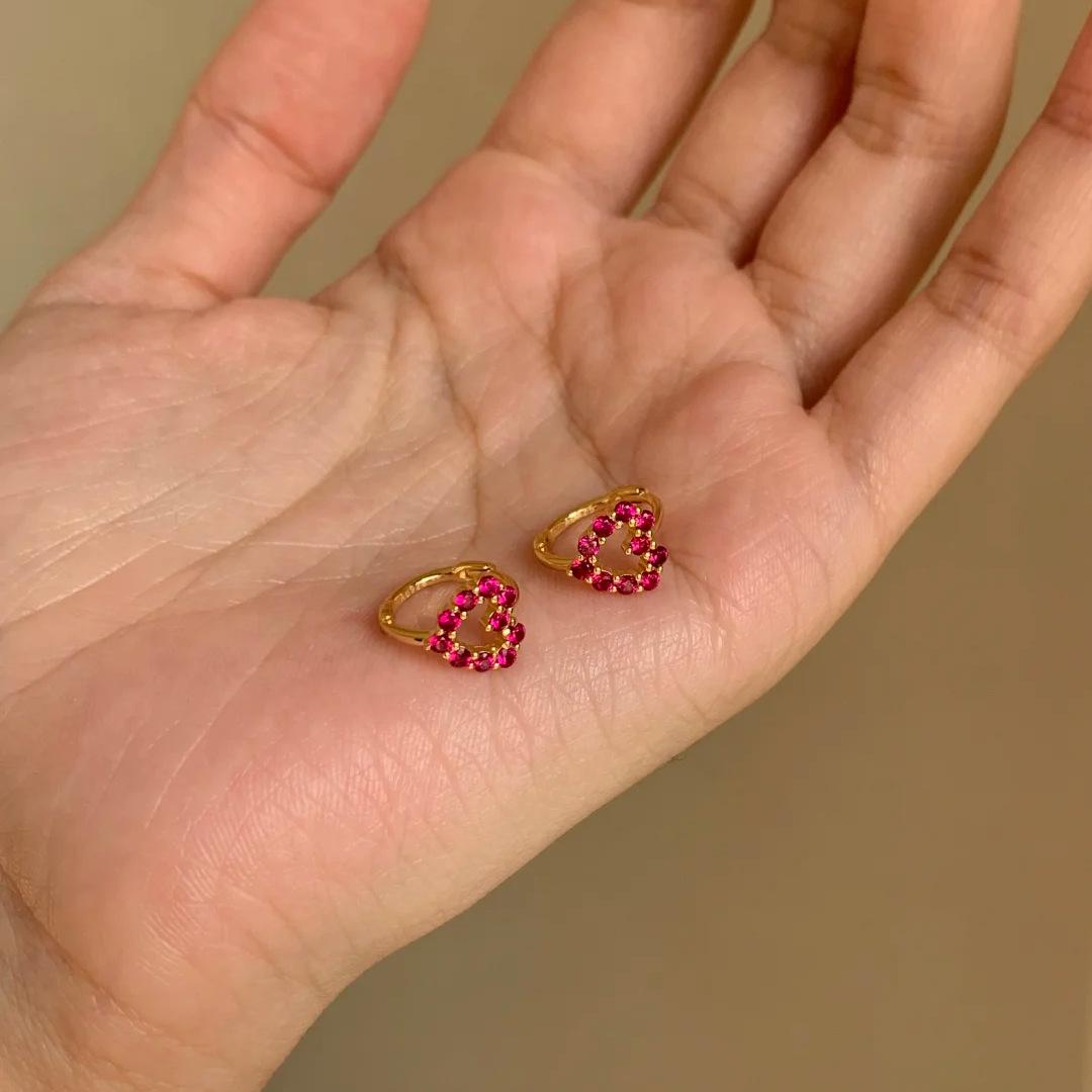 

2026 French Retro Pigeon Blood Red Corundum Love Ear Buckle Light Luxury Fashion Plated Gold Peach Heart Stud Earrings Red Diamond Earrings Women