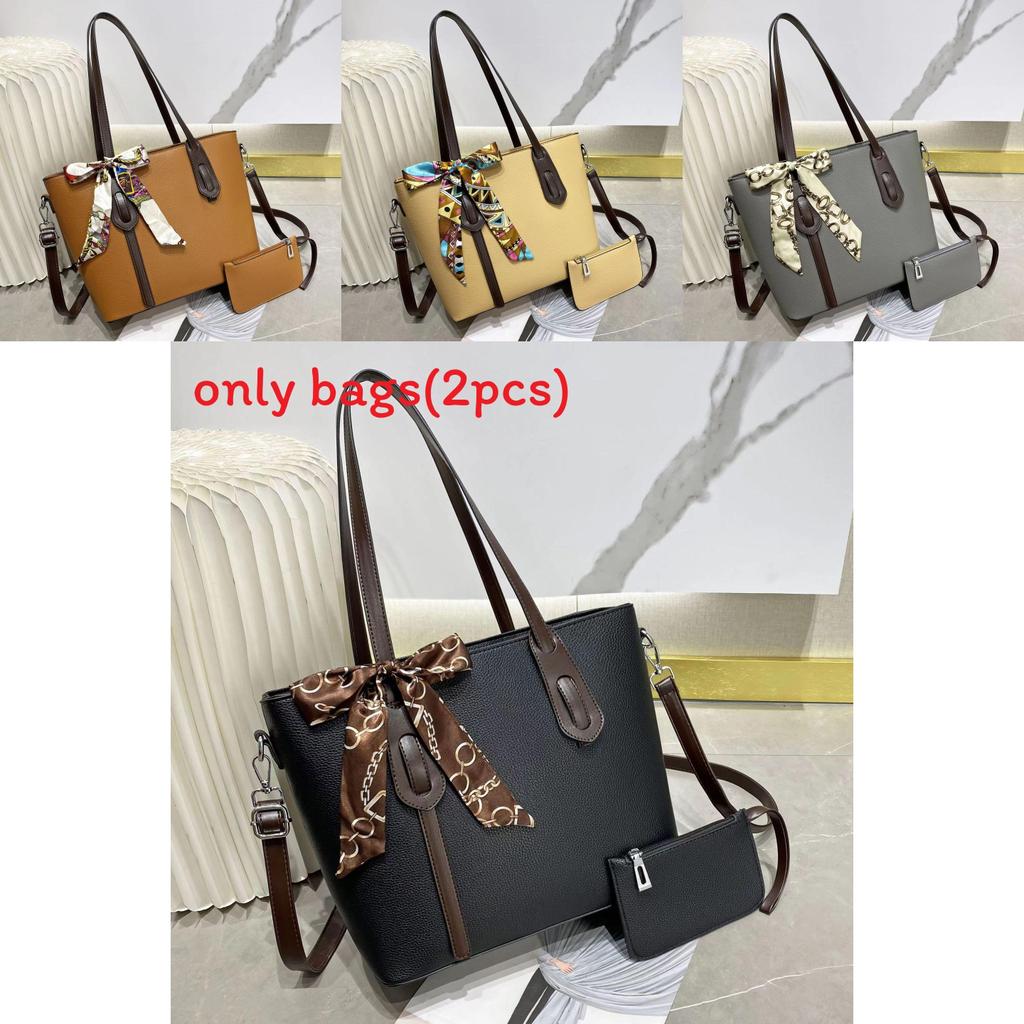 Fashionable Oversized Tote Handbag With Inner Compartments For Leisure And Shopping