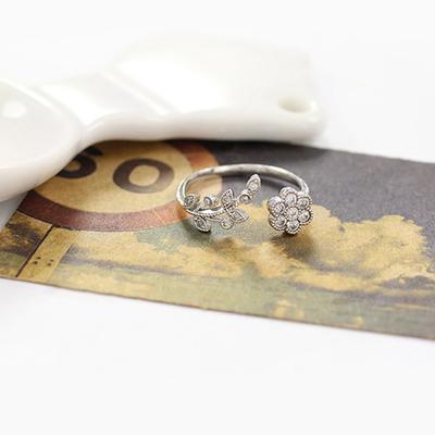 Graceful Flower Branch Rhinestone Adjustable Open Finger Ring Women Jewelry Gift