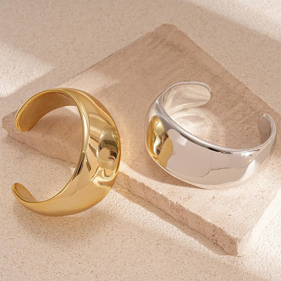 European and American metal-sensitive surface geometric circle open bracelet simple niche jewelry 