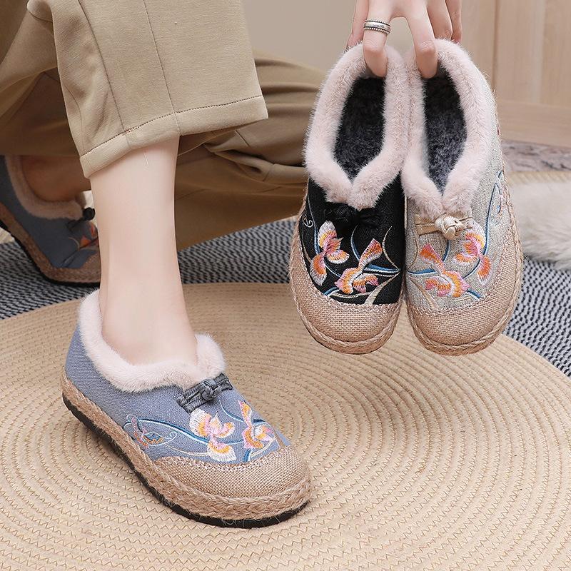 Old Beijing Winter Women's Cotton Shoes Embroidered and Velvet Thermal Shoes Retro One-pedal Middle-aged and Elderly Doudou Cotton Shoes Custom
