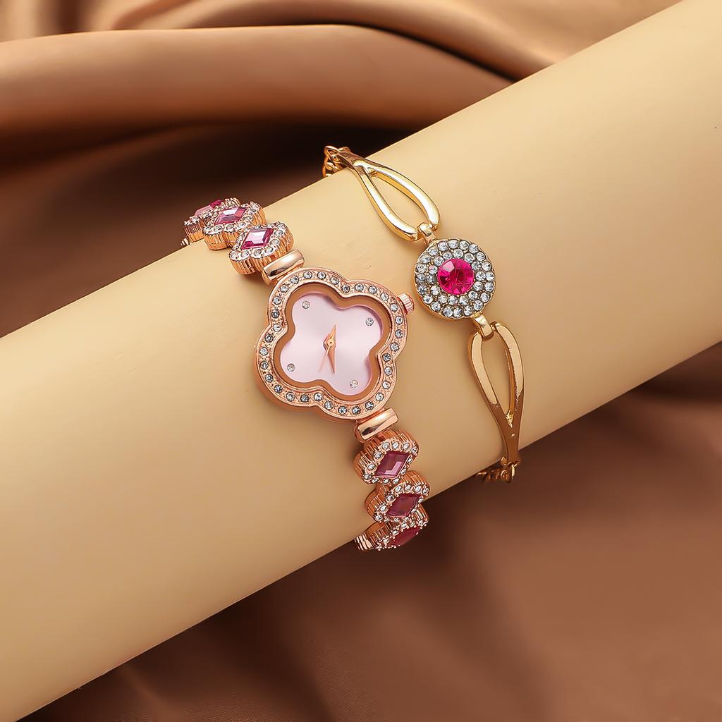 New Gift Box Free Four Piece Set with Small Diamond Inlaid Dial, Clover Slim Bracelet, Watch and Accessories