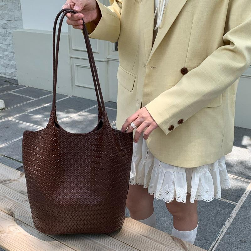 Large-capacity Premium Style Tote Bag, Casual and Laid-back Single-shoulder Bucket Bag