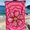 Pink flower heart-shaped petal pattern polyester microfiber beach towel is highly absorbent, suitable swimming and beach outings