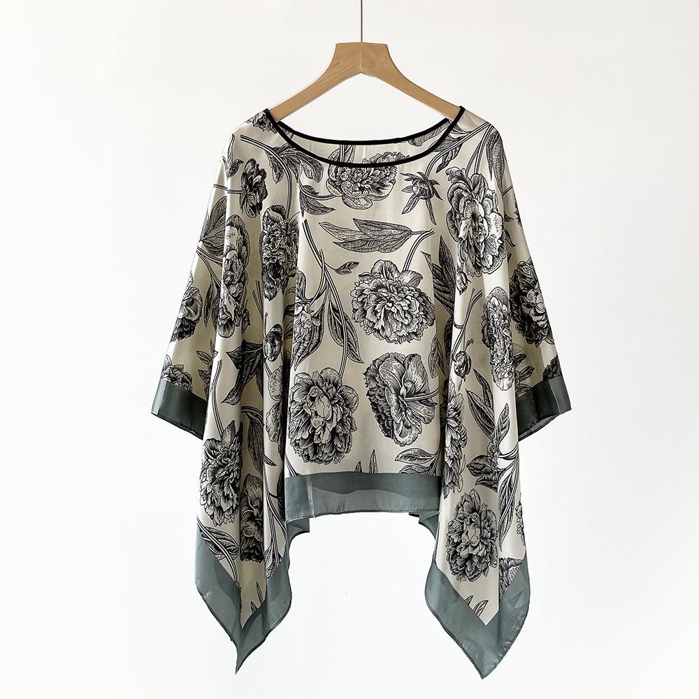 Summer Lightweight Sun Protection Totem Scarf for Seaside Vacations