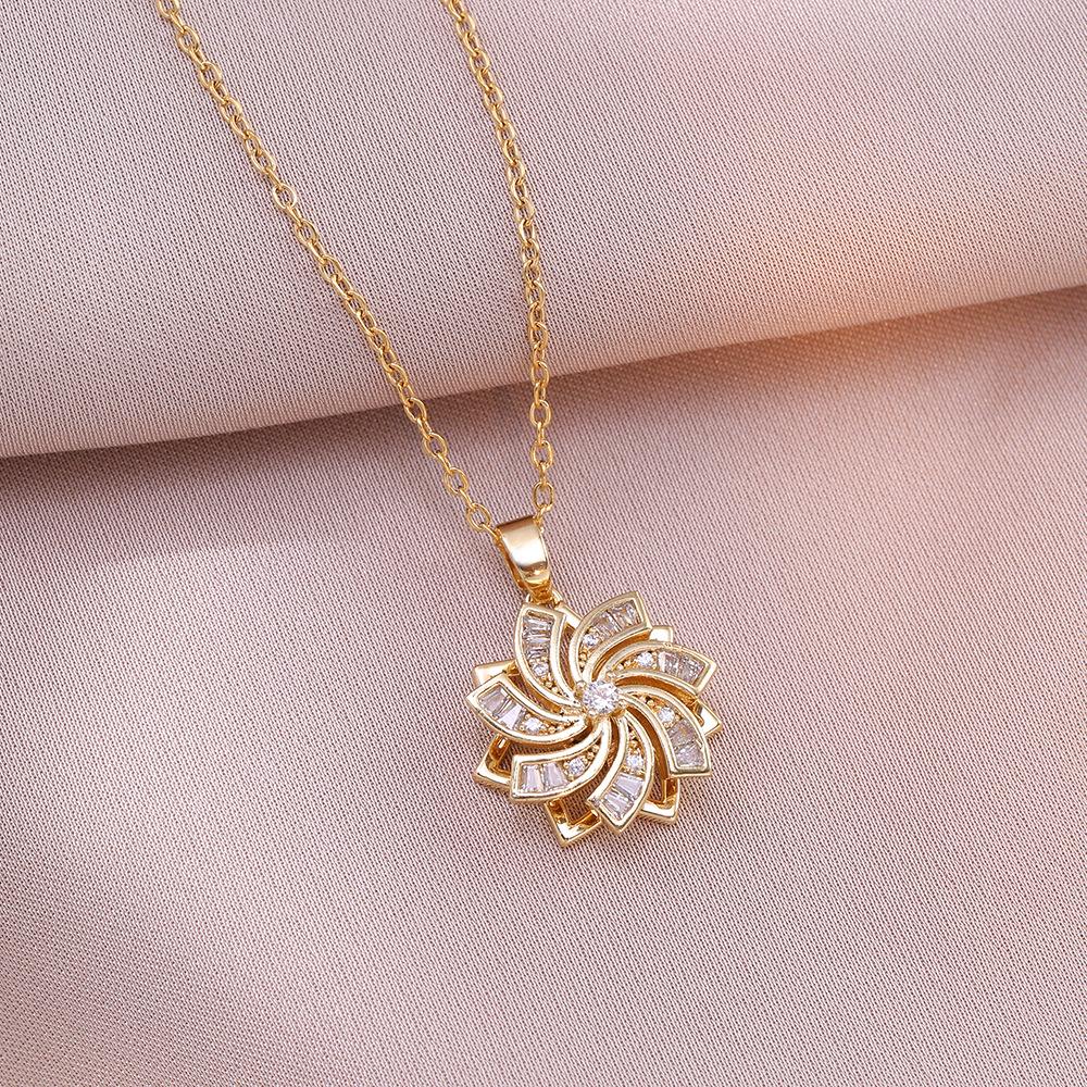 Women's Zircon Flower Rotating Pendant Necklace, Unique Design Clavicle Chain, Elegant Influencer Collection.