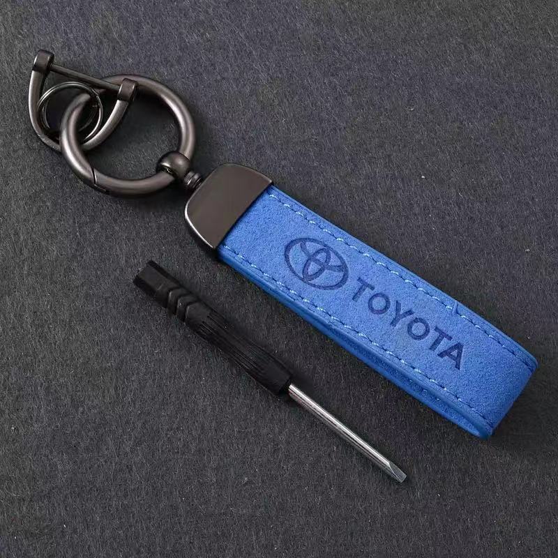ABU3 Car Keychain Key Chain Rings Metal Leather For Toyota Corolla Crown Camry Avensis Auris RAV4 Yaris Car Accessories