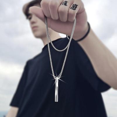Trendige Spiralschmuckkette für Herren: Minimalistischer Hip-Hop-Anhänger aus coolem Titanstahl
