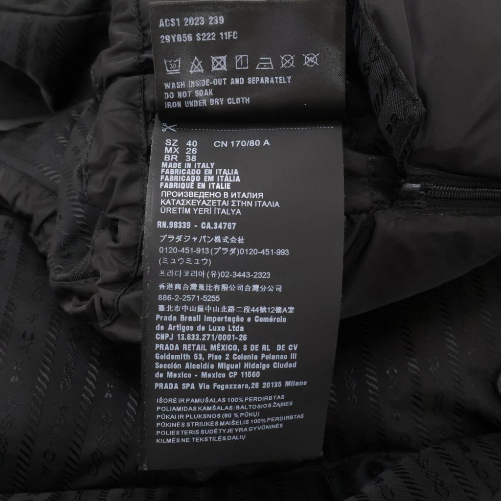 Prada 29Y056 Triangle Logo Plate Re-Nylon Cropped Down Jacket Jacket 40 blackUsed