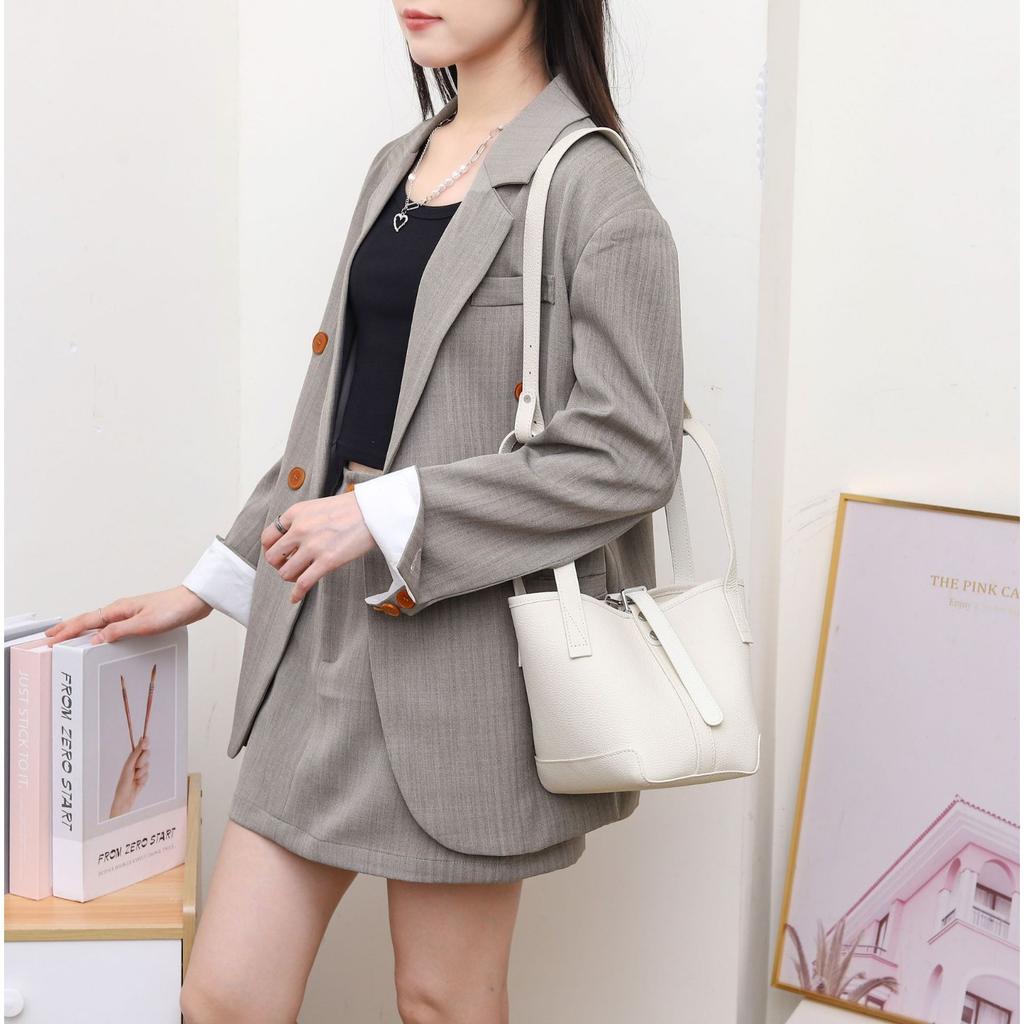 Cowhide One-shoulder Women's Bag Large-capacity Messenger Lady Fashionable, Simple and Good-looking, Practical and Generous Bag Soft Leather Bag