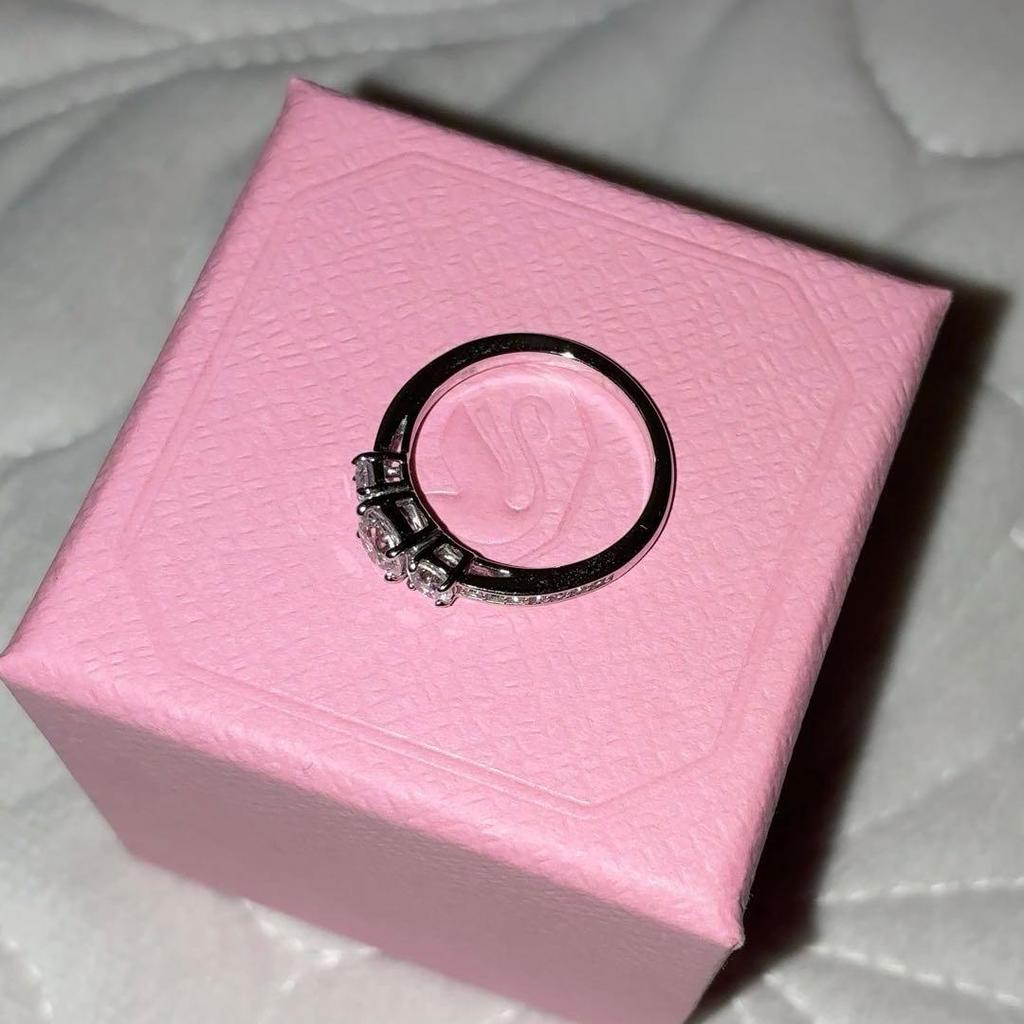 Used Swarovski stilla attract ring round cut with box