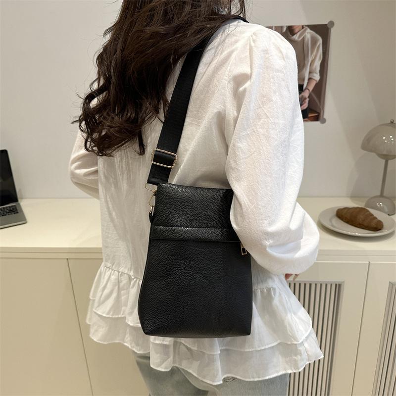 New PU Soft Leather Crossbody Bag Women Simple Fashi Solid Color Shoulder Bag Comfortable and Versatile Texture Commuting Bag