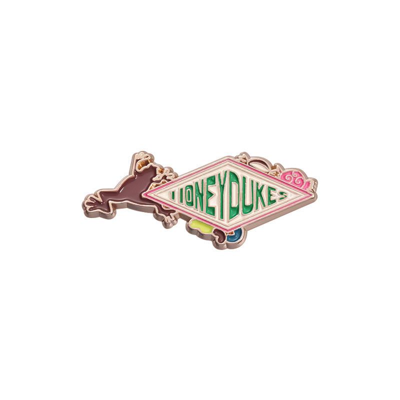 

Брошь-значок в виде яркого медового персонажа от Dukes, стильная брошь из сплава, забавный декоративный аксессуар для всех QHXZ1211