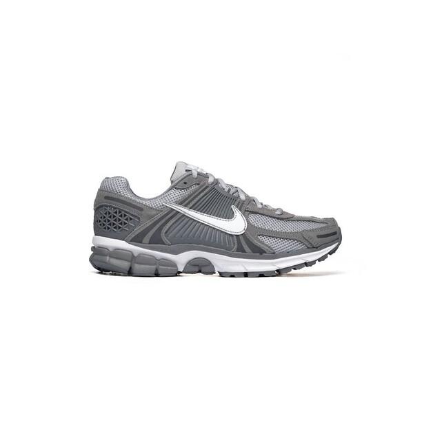 

Кроссовки Nike ZOOM VOMERO 5 EU 42