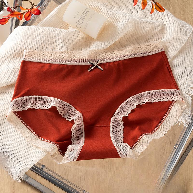 Red Lady's Joyful Mid Waist Underwear with Bare Feel No Trace Comfortable Antibacterial Bottom Hip Wrapping Underwear Panties