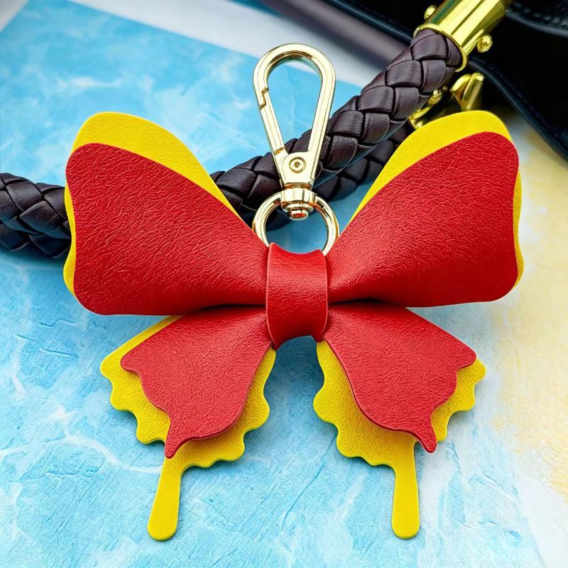 Cute PU Leather Bow Keychain with Smooth Metal Clasp Lightweight Bag Hanging Ornament for Friends Souvenir