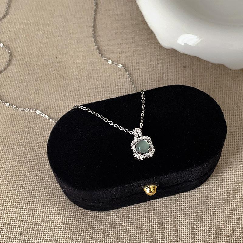 Quadratische Zirkon Anhänger Halskette Weiblich Schlicht Leichter Luxus Hoher Sinn für Mode Temperament Elegant Vielseitig Halskette Schlüsselbeinkette