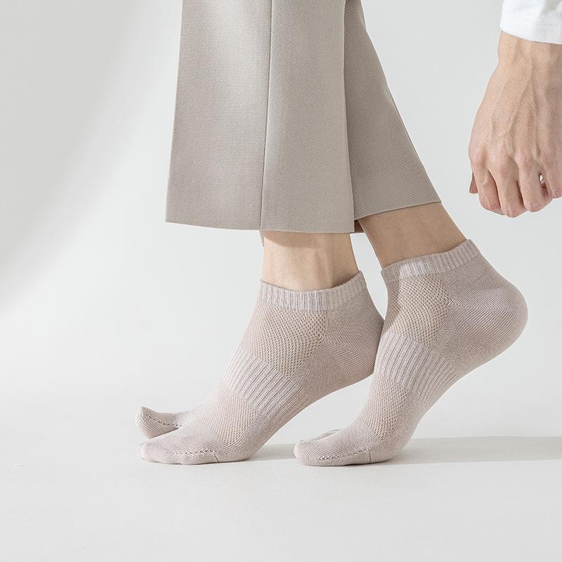 Two-finger Short Socks for Men, Spring and Summer, Thin Cotton Socks, Boneless Mesh, Sweat-absorbing and Non-dropping, Low-top Thumb Split Socks