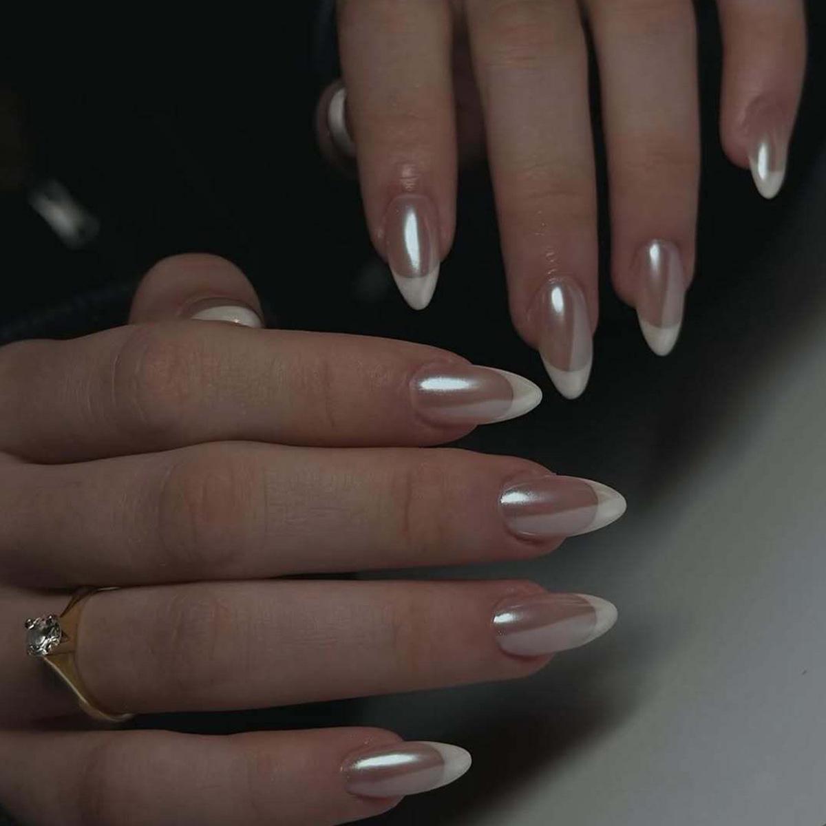 Nude Gradient Almond-Shaped Glitter False Nails with Ice Transparent Finish