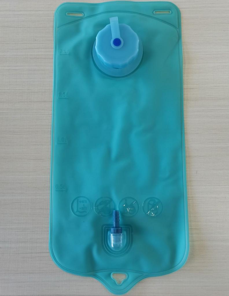 Outdoor Hydration Bladder for Hiking Cycling Running Portable TPU Water Reservoir 2L