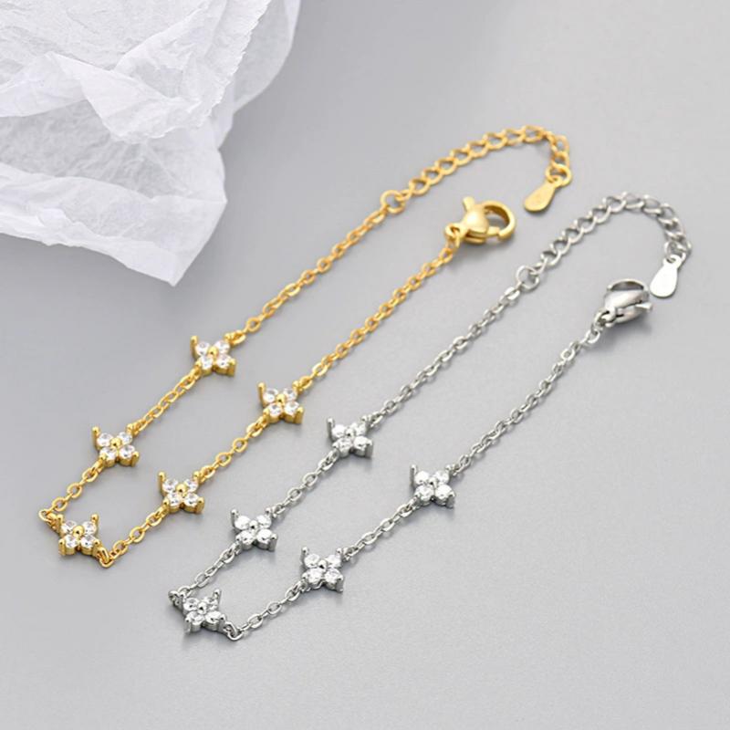 Luxury Four Leaf Flower Zircon Bracelet for Women 2026 New Fashion Rhinestone Bracelets Girls Party Jewelry Gifts