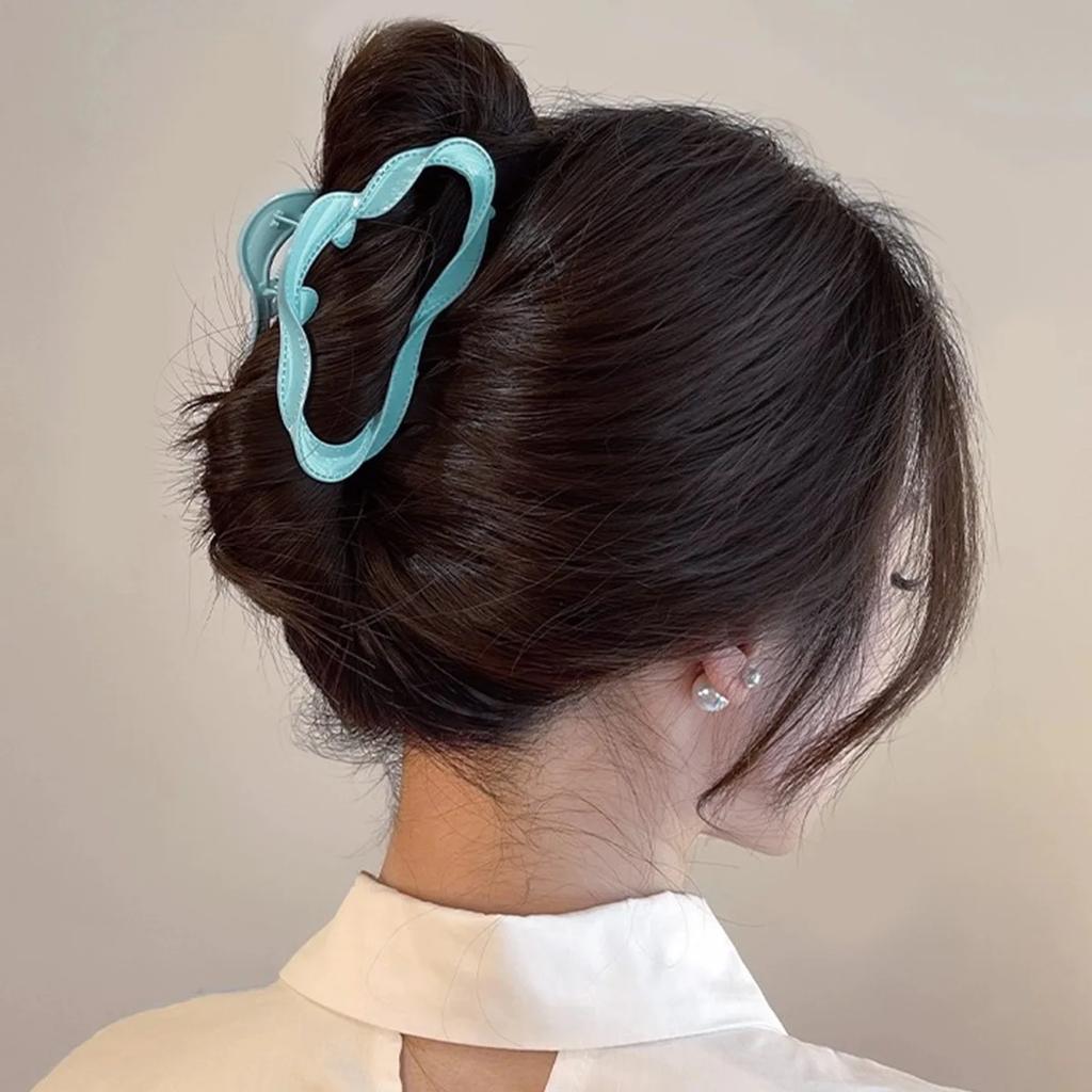 New Fashion Clouds Hollow Hair Claws Clip Women Striped Design Acrylic Hair Clamps Hairpins Barrettes Girls Hair Accessories