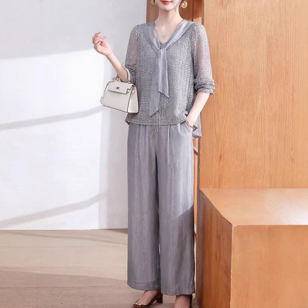Elegant Spring Suit: Stylish and Loose Two-Piece Set for Middle-Aged Women, Perfect Gift for Mother's Day