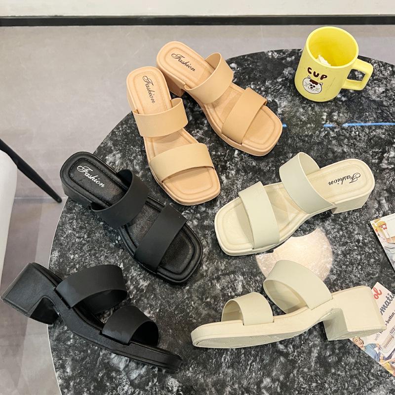 Southeast Asia Women’s Chunky Heel Summer Sandals: Versatile Outdoor Beachwear