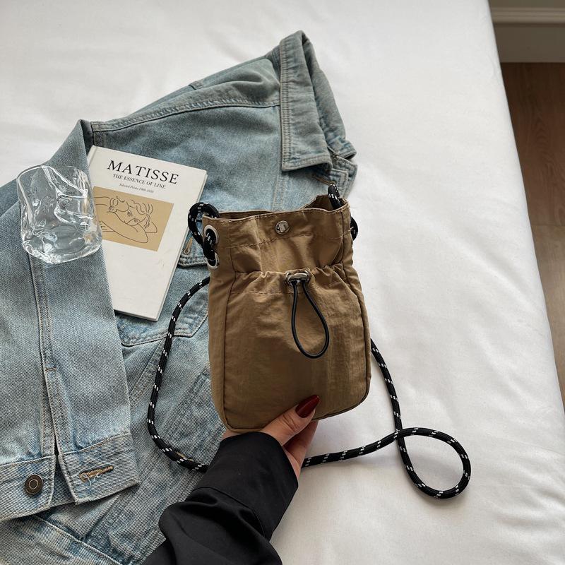 Japanese and Korean Literary Single Shoulder Messenger Bag Niche Design Trend Simple Small Bag Casual Fashion Lightweight Small Square Bag Women