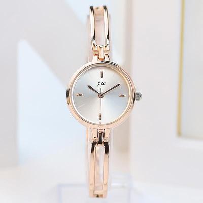 New Fashion Women's Electronic Quartz Watch - Simple Design for Ladies & Students