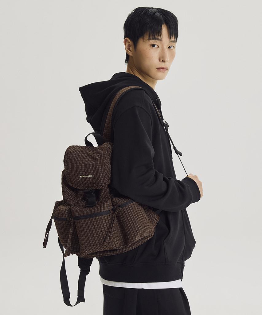 New Balance Nbgcgf2204 / Three-Pocket Mini Backpack (Brown)