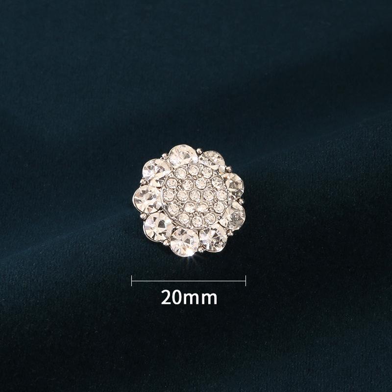 

Пуговицы, инкрустированные бриллиантами, для женской одежды, красивые и изысканные пуговицы, высококлассный универсальный свитер, кардиган, пальто, пуговицы с бриллиантами. 4 #silver [20mm] * size as shown * flower shape