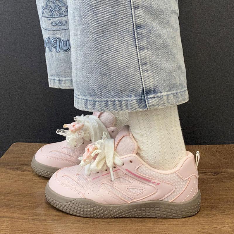 Freizeitsportschuhe mit dicker Sohle, atmungsaktiv, für Damen, neu, Frühling, Nische, originell, Erdbeer-Schleife, deutsche Trainingsschuhe