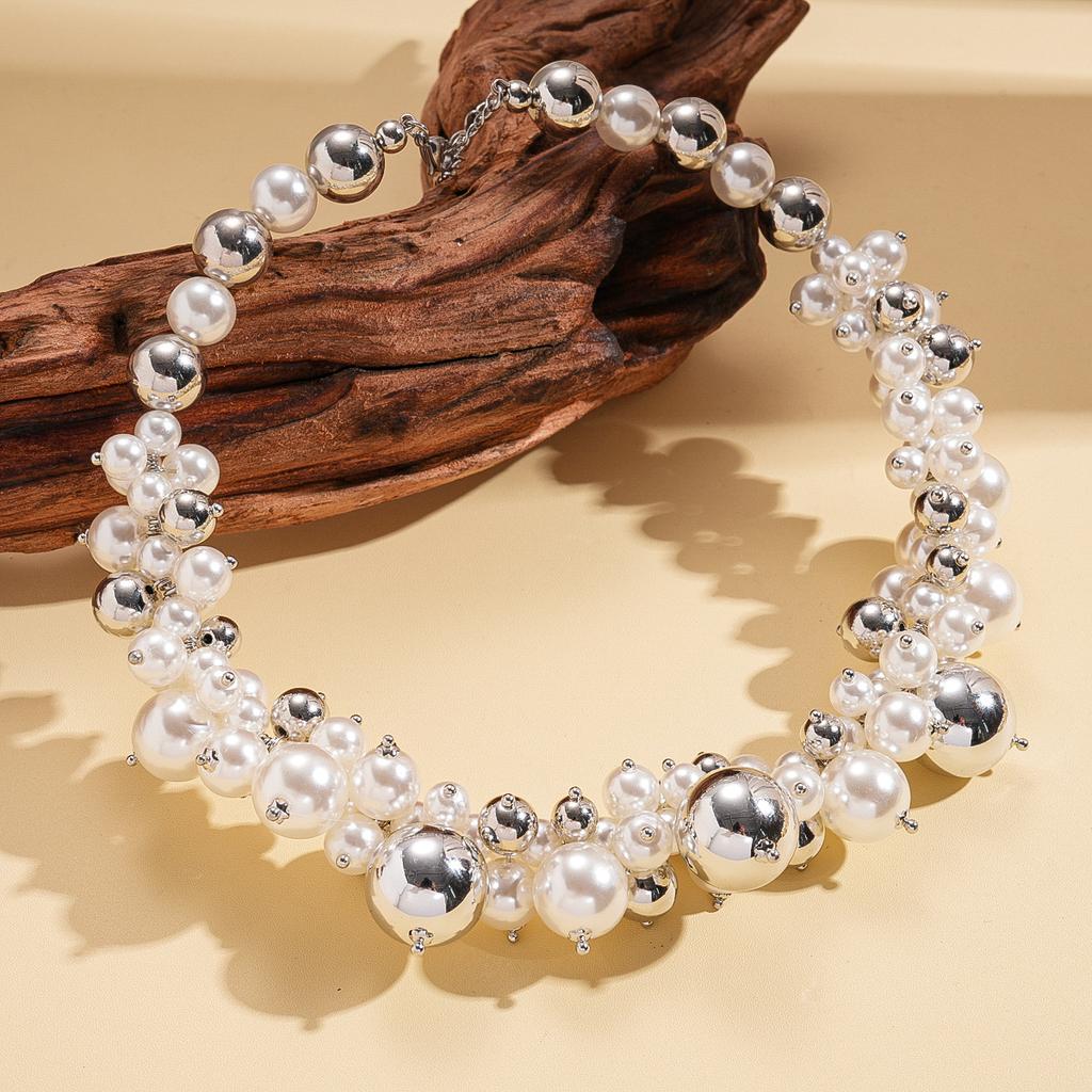 European and American imitation pearls irregular geometric beaded collarbone chain retro baroque elegant necklace