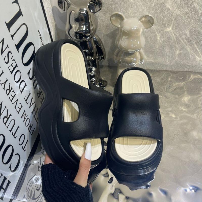 EVA Thick-soled Super Soft Anti-slip Slippers Are A New Type of Fashionable and Versatile Summer Outerwear Slippers for Women