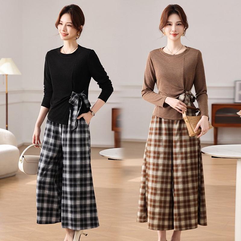 Elegant Spring Suit Set for Middle-Aged Women: Long Sleeve Top & Plaid Trousers Two-Piece.