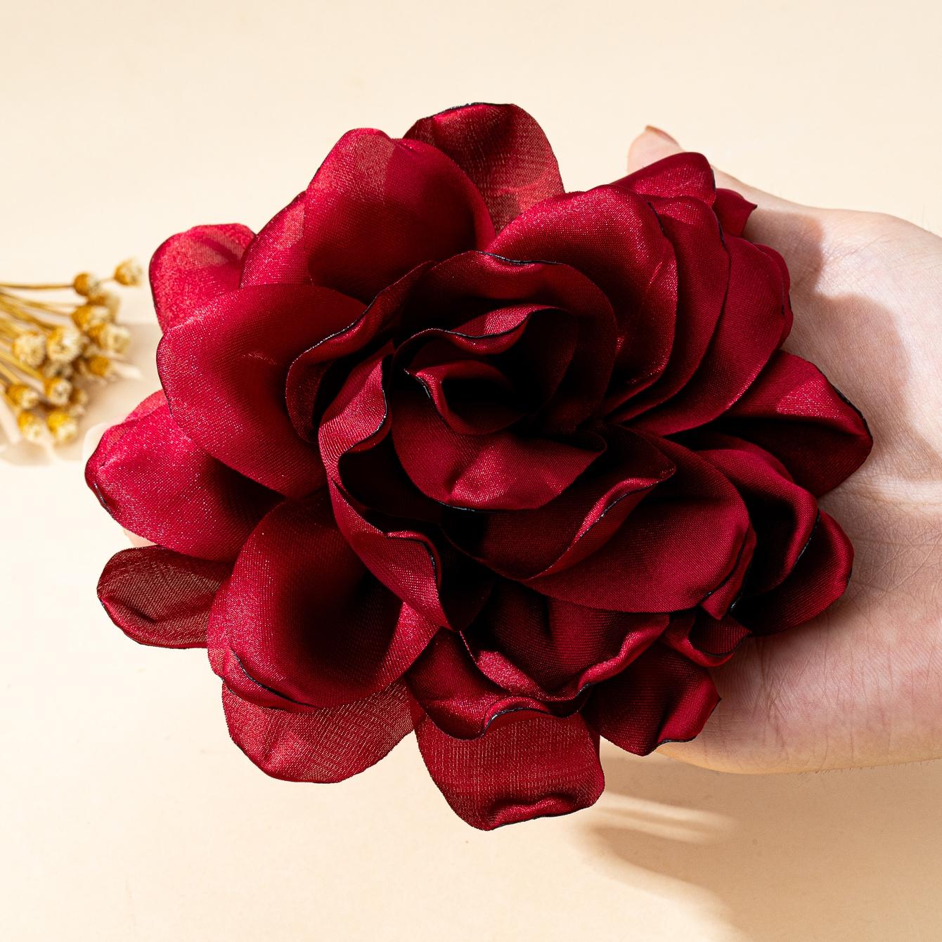

A Women s Brooch, an Exaggerated Fabric Flower Brooch in Red and Blue, Elegant Bohemian Style, Suitable for Daily Wear and Vacation Wear красный