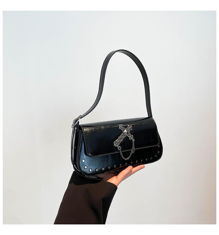 Bag women's bag new personalized cross skull decorative chain rivet shoulder mobile phone bag