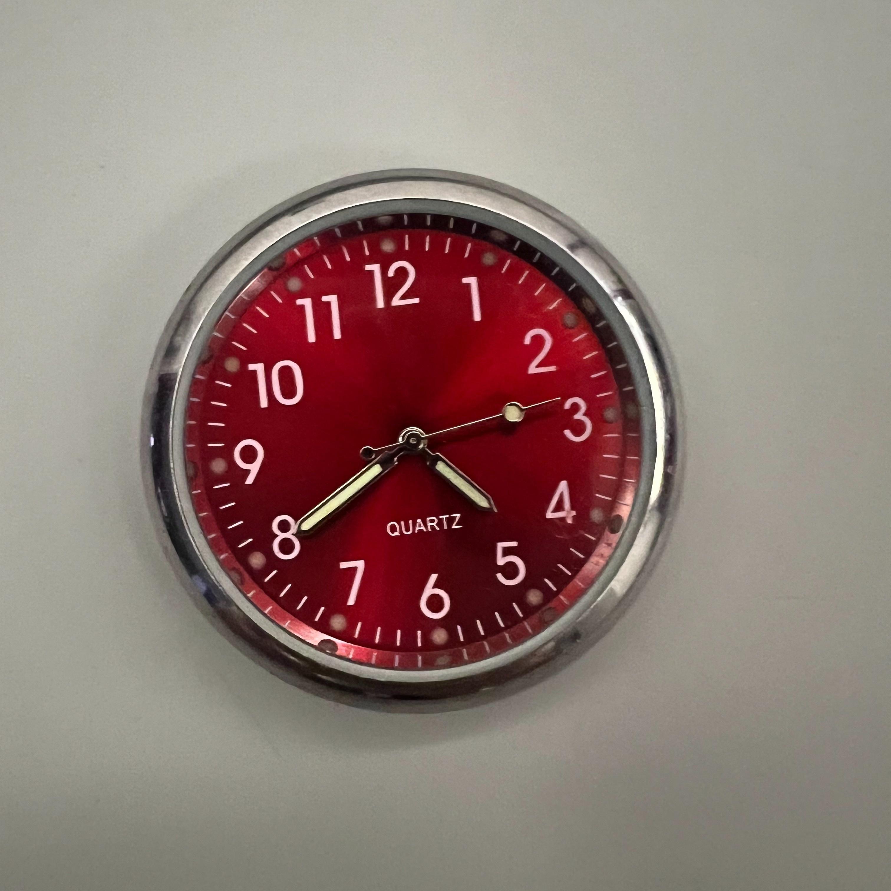 

Часы на приборной панели автомобиля с люминесцентным циферблатом - Мини-авто кварцевые часы из цинкового сплава для внутренних автомобильных аксессуаров (4см) красный