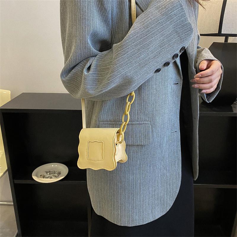 Chic Casual Crossbody Bag For Women Stylish Small Square Bag With Magnetic Closure In Multiple Colors