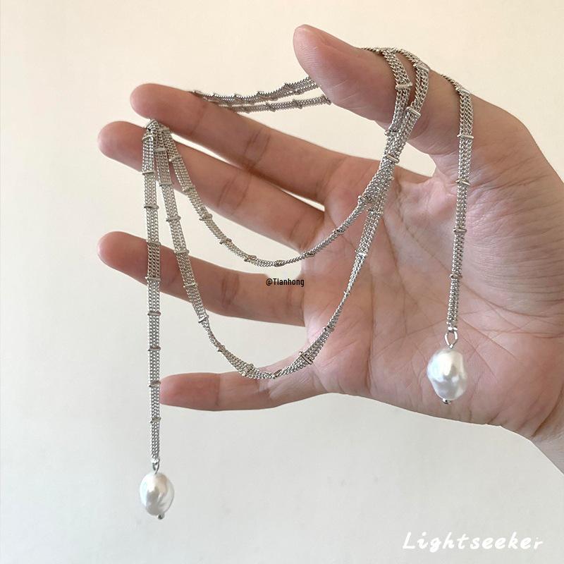 Elegante silberne Spitzen-Faux-Perlen-Mehrlagige Choker-Halskette für Damen