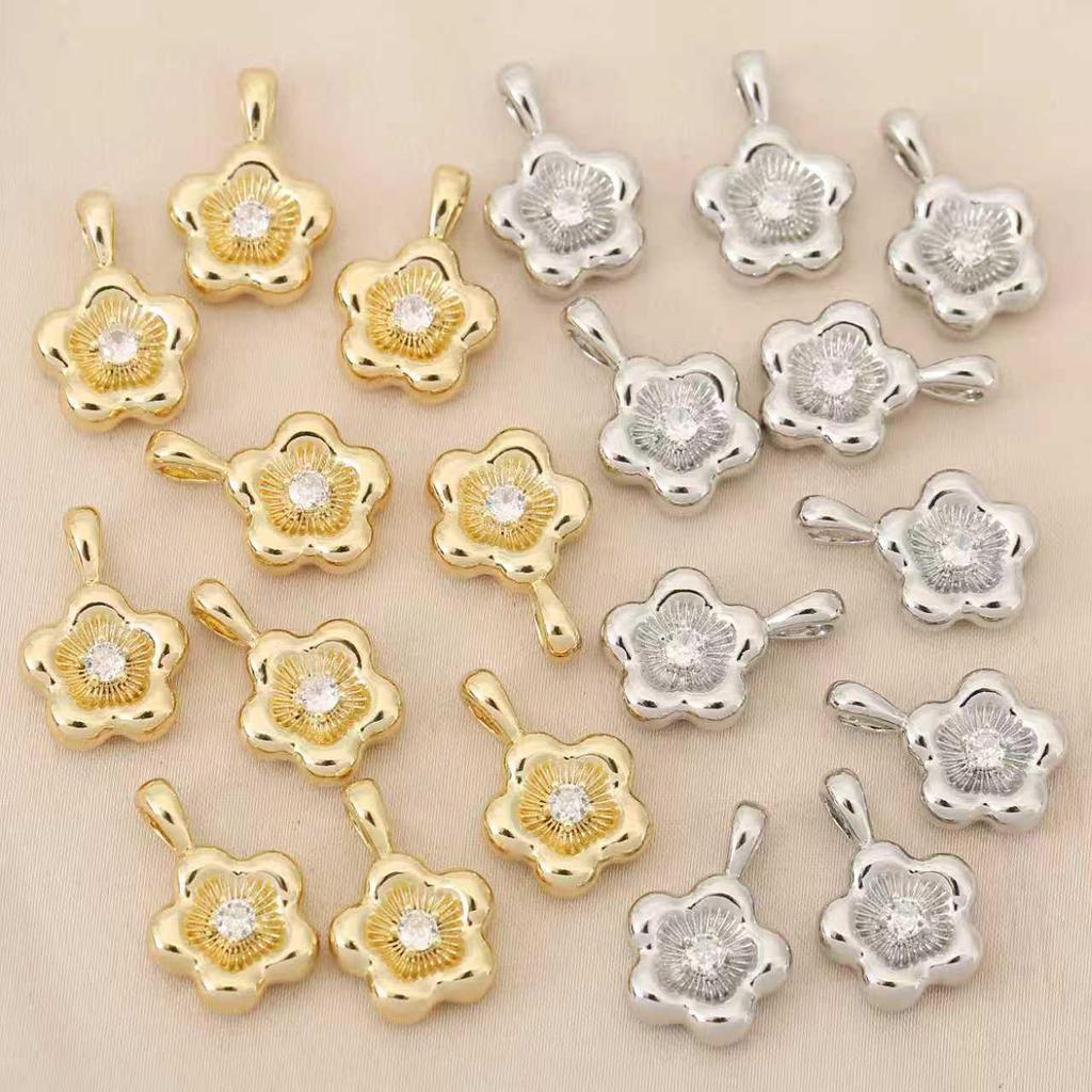Liangfei 3D Five-Petal Plum Blossom Pendant with Diamond Inlay, Copper-Plated 18k Gold Fashion DIY Jewelry Accessory.
