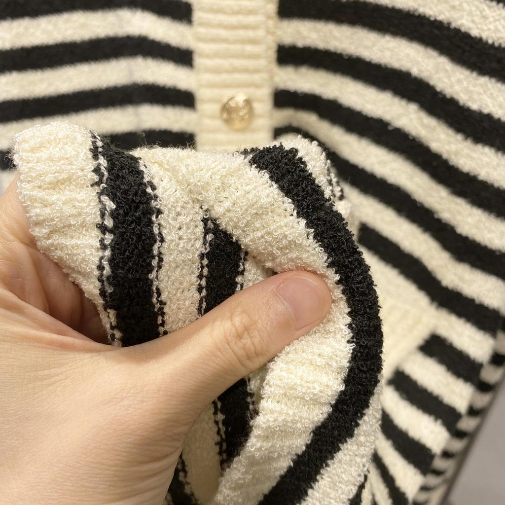 Women's Retro Striped Wool Cardigan - Gold Button, Loose Fit, Round Neck, Autumn/Winter Style