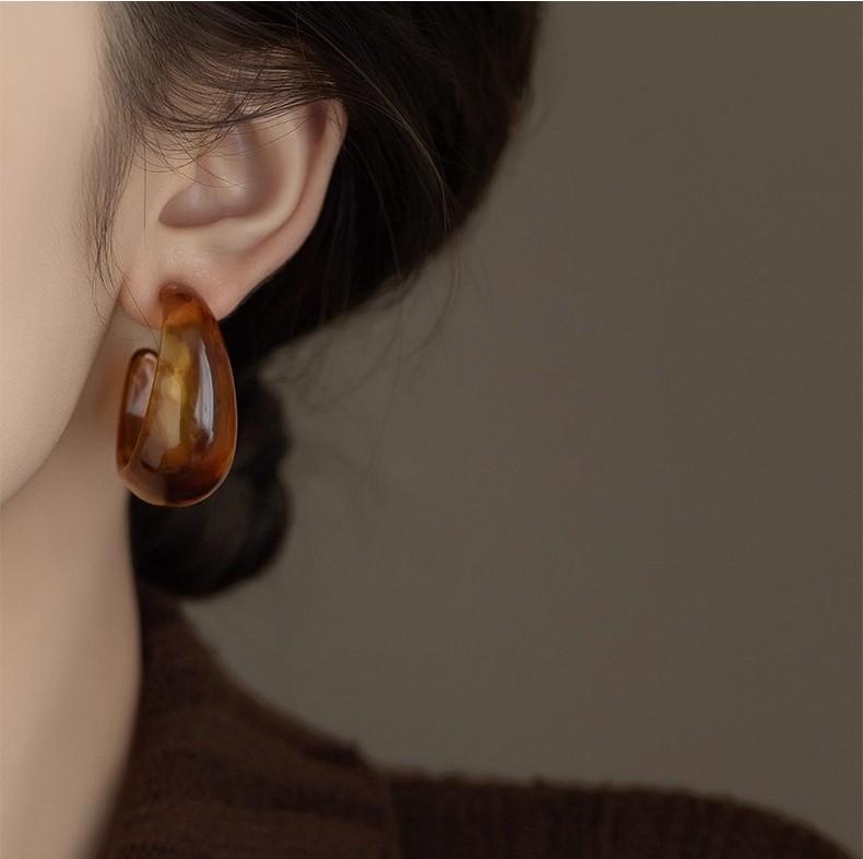Needle Amber C Resin Earrings Women'S Retro Half Circle Earrings Premium Textured Earrings Fashion Big Earrings