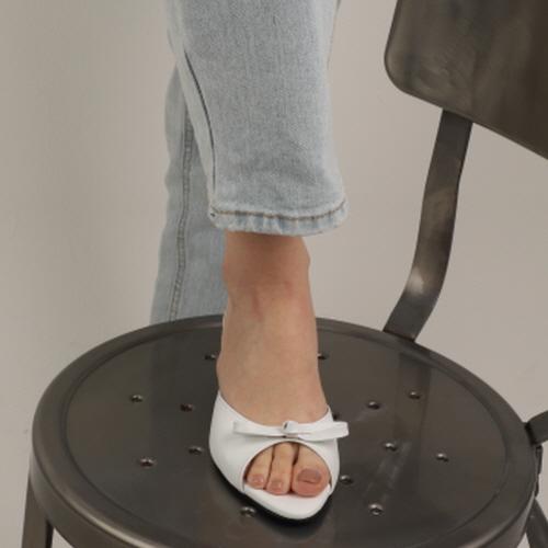 2Comm Mui Ribbon Mules_White