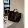 Borsa a mano da donna retrò in camoscio, capiente, alla moda, autunno/inverno 2025